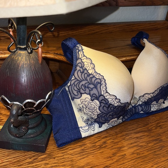 Sexy Push Up Bra Women Size 34B 38/85 Blue Lace Over Cream Cup Full Coverage NEW - Picture 2 of 16